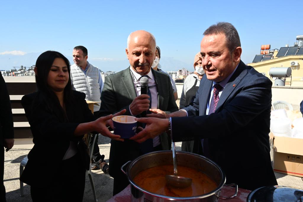 Baskan Muhittin Bocek Korkutelili hemsehrileriyle bulustu 6 - Mega TV