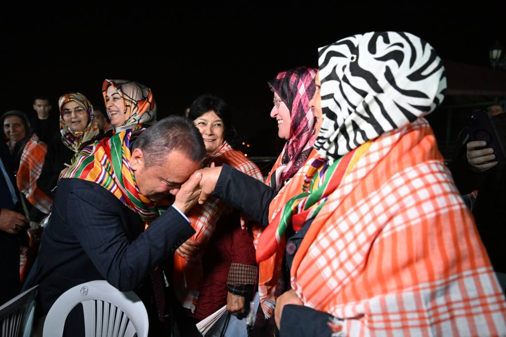 Baskan Muhittin Bocek Yorukler Dernegi ziyaret 14 2 - Mega TV