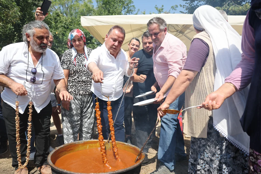 Bakan Böcek, tarımda istihdamı arttıracak projeler ile geliyor - Mega TV Baskan ciftci tarim 18 - Mega TV