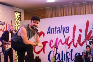 Başkan Böcek’ten gençlerle muhteşem buluşma - Mega TV Buyuksehir Genclik Calistayi duzenledi 21 min - Mega TV