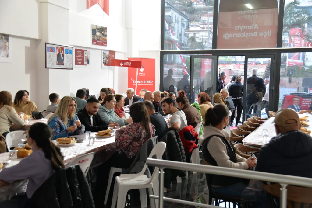 Biner, İftar Daveti'nde destekçileriyle buluştu - Mega TV DSC 2539 - Mega TV