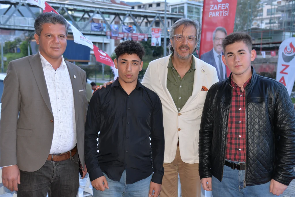 Biner, İftar Daveti'nde destekçileriyle buluştu - Mega TV DSC 2552 - Mega TV