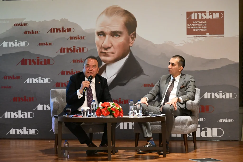 Başkan Böcek iş insanlarıyla buluştu - Mega TV DSC 3169 - Mega TV