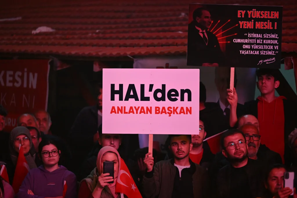 Başkan Böcek’e Demre’de sevgi seli - Mega TV DSC 6497 - Mega TV