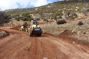 Bayındır Yayla Yolu ulaşıma elverişli hale getiriliyor - Mega TV ELMALI BAYINDIR YAYLA YOLU 2 min - Mega TV