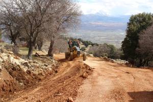 Bayındır Yayla Yolu ulaşıma elverişli hale getiriliyor - Mega TV ELMALI BAYINDIR YAYLA YOLU 7 min - Mega TV
