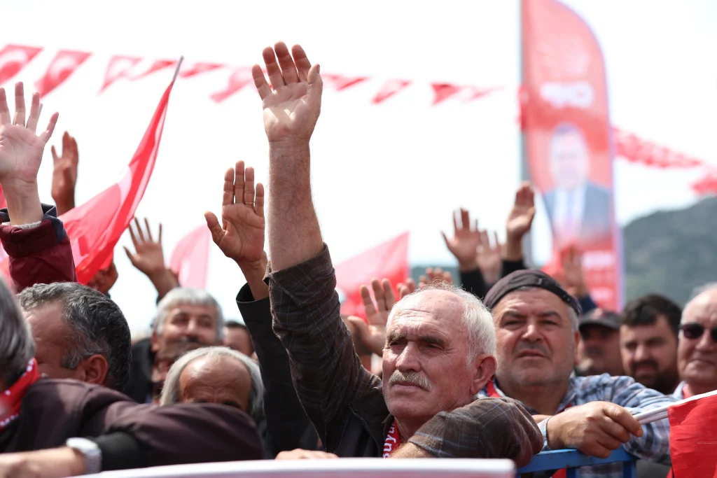 Başkan Böcek: “Gazipaşa’ya 925 milyon liralık yatırım yaptık” - Mega TV GAZIPASA MITING 7 - Mega TV