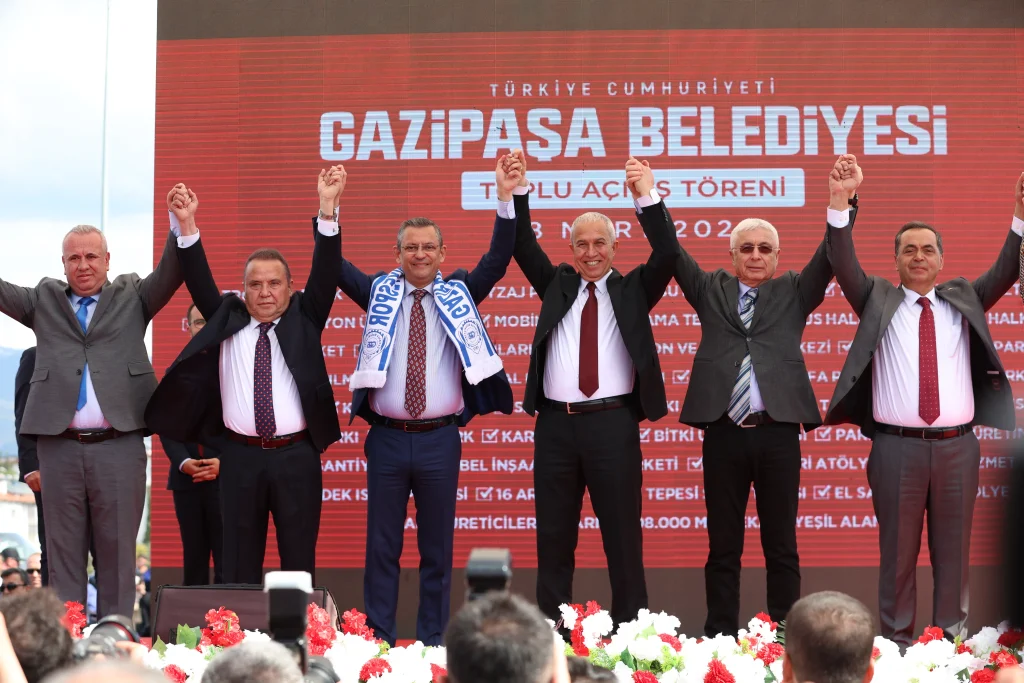 Başkan Böcek: “Gazipaşa’ya 925 milyon liralık yatırım yaptık” - Mega TV GAZIPASA MITING 8 - Mega TV