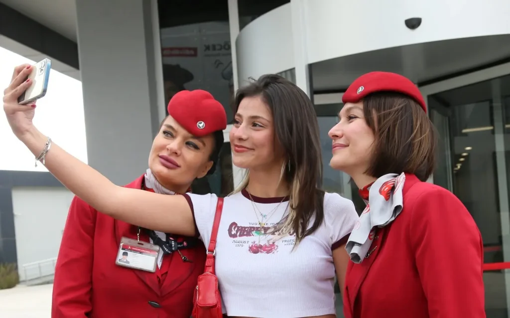 GELECEGIN HAVACILARI USTALARINDAN DERS ALDILAR 10 - Mega TV