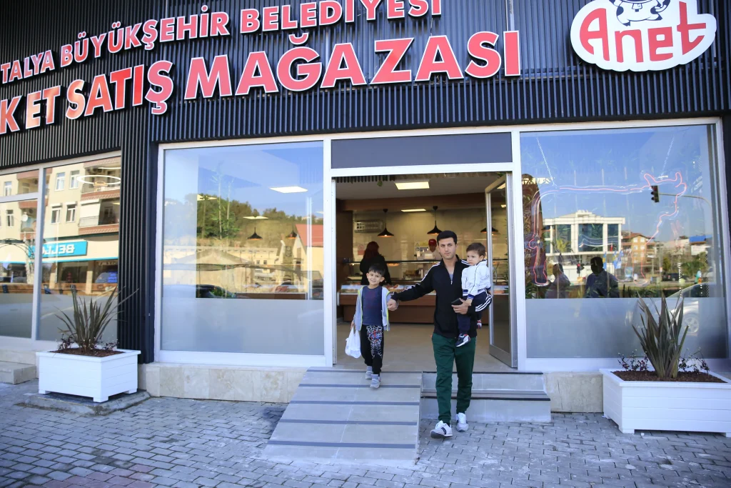Başkan Böcek, “Halkçı projeler sürecek” - Mega TV Halk et 18 - Mega TV
