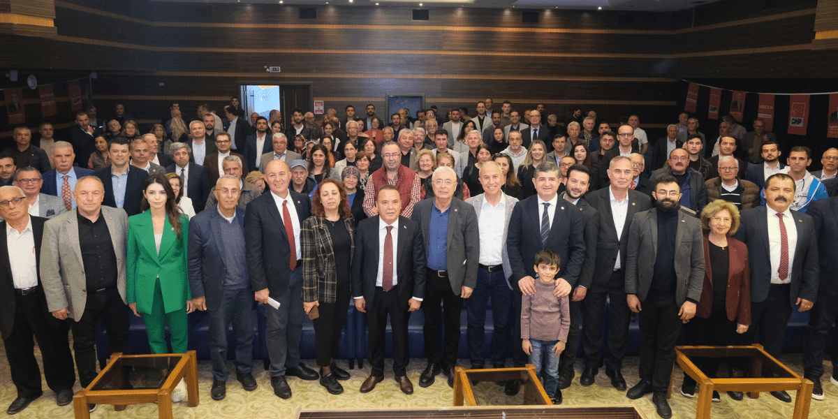 Başkan Böcek’ten Özçelik’e destek