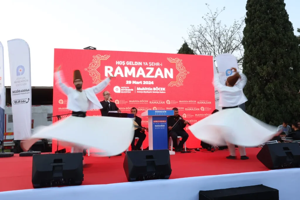 Muhittin Böcek, Büyükşehir Belediyesi personeliyle buluştu - Mega TV Personel Iftar Yemegi 2 - Mega TV