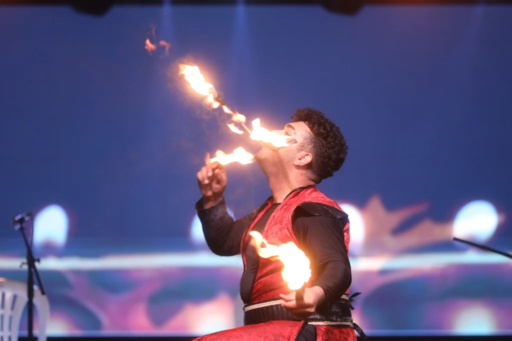 Ramazan kars ardahan igdirlilar gecesi 11 - Mega TV