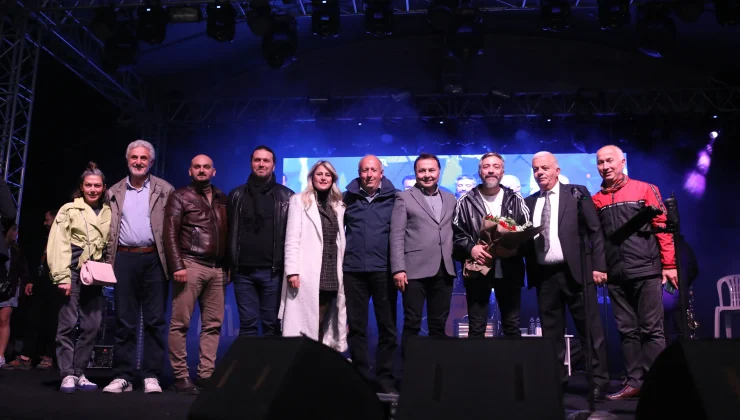 Karadenizliler Gecesinde Resul Dindar coşturdu