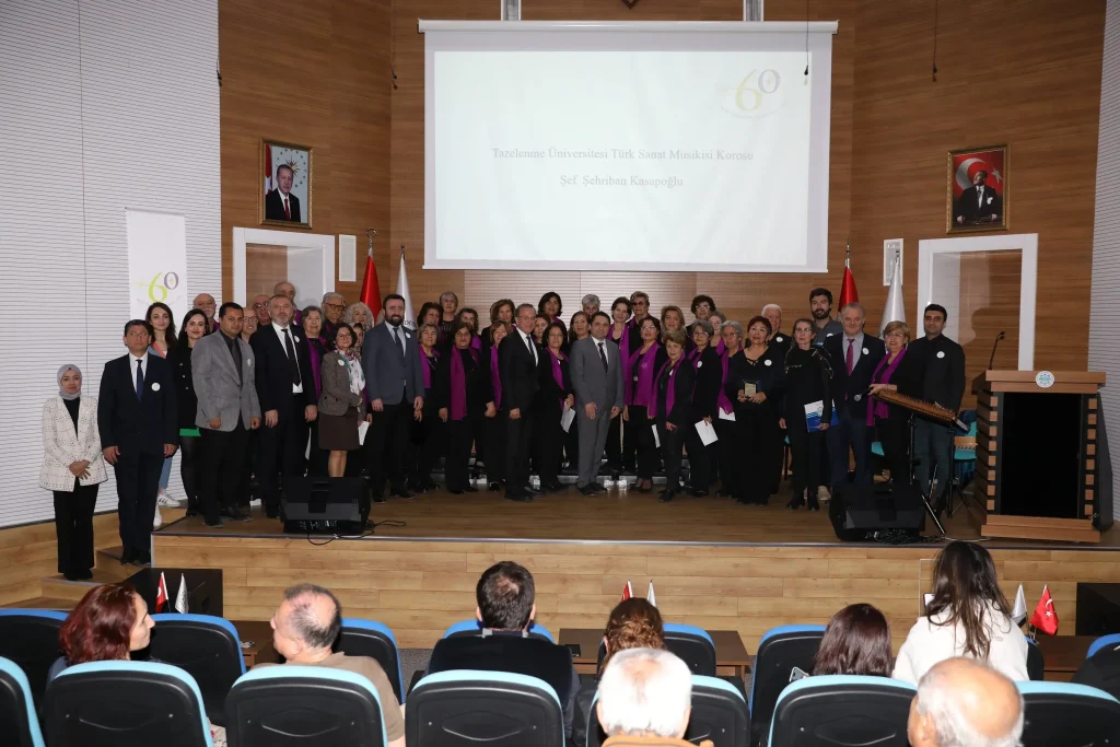 Tazelenme Üniversitesi Öğrencilerinden sergi ve koro etkinliği - Mega TV TAZELENME UNIVERSITESI OGRENCILERINDEN SERGI VE KORO ETKINLIGI 1 - Mega TV