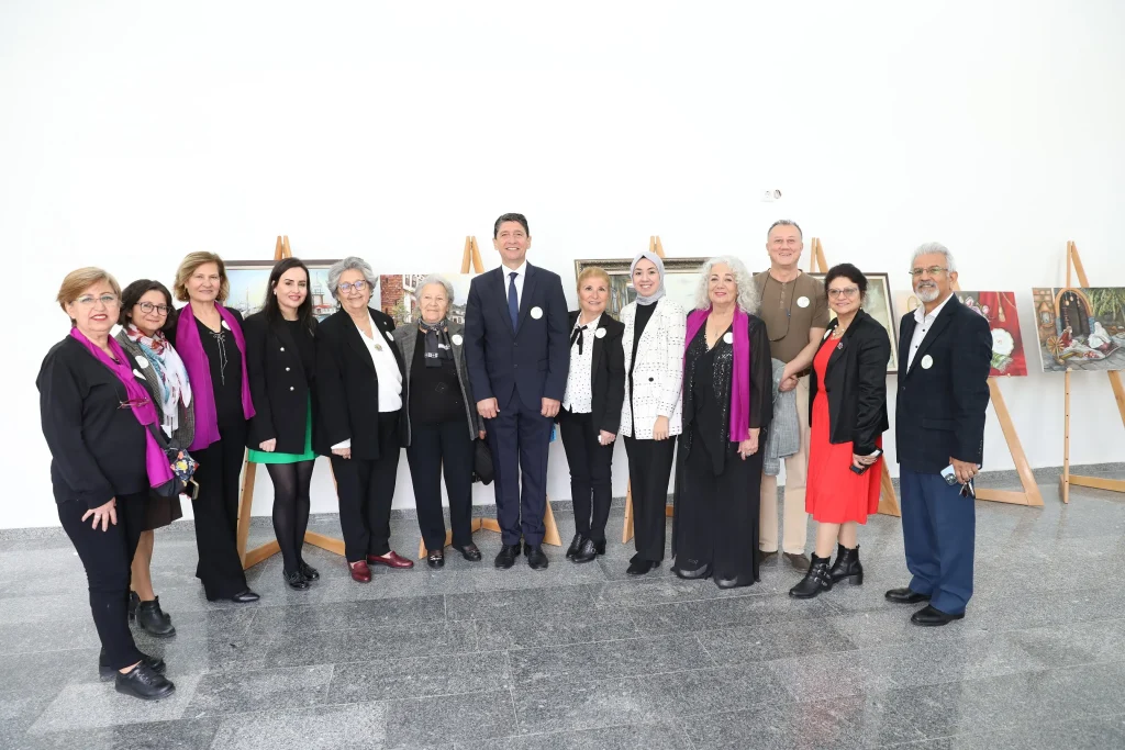 Tazelenme Üniversitesi Öğrencilerinden sergi ve koro etkinliği - Mega TV TAZELENME UNIVERSITESI OGRENCILERINDEN SERGI VE KORO ETKINLIGI 5 - Mega TV