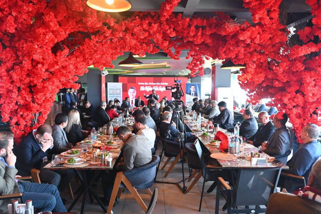 Tütüncü, Alanya’yı karış karış dolaştı - Mega TV Tutuncu Alanyayi karis karis dolasti 6 - Mega TV