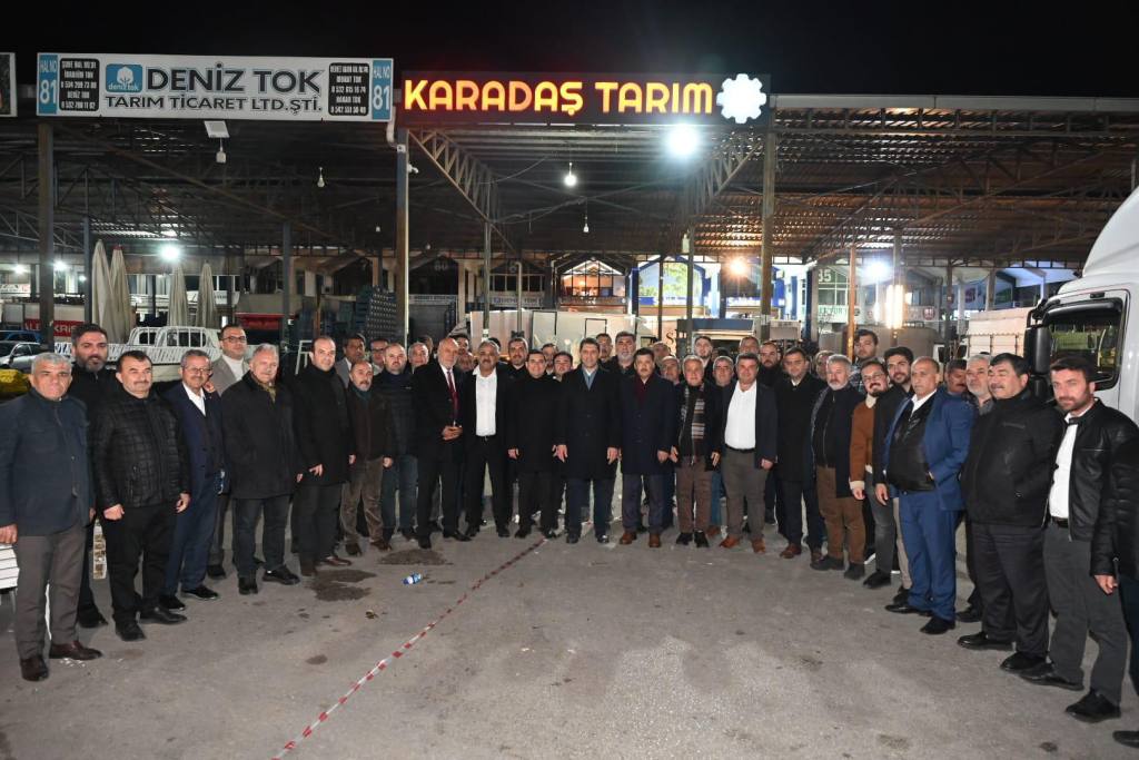 Tütüncü, Antalya hal esnafıyla sahur yaptı - Mega TV Tutuncu Antalya hal esnafiyla sahur yapti 3 - Mega TV