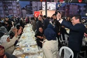 Tutuncu Manavgati karis karis gezdi 12 - Mega TV