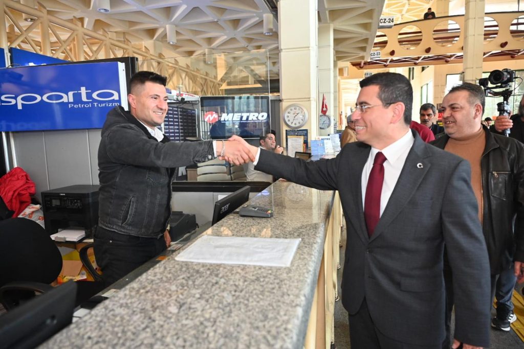 Tütüncü: “Otogarlar bir şehrin aynasıdır” - Mega TV Tutuncu Otogarlar bir sehrin aynasidir 3 - Mega TV