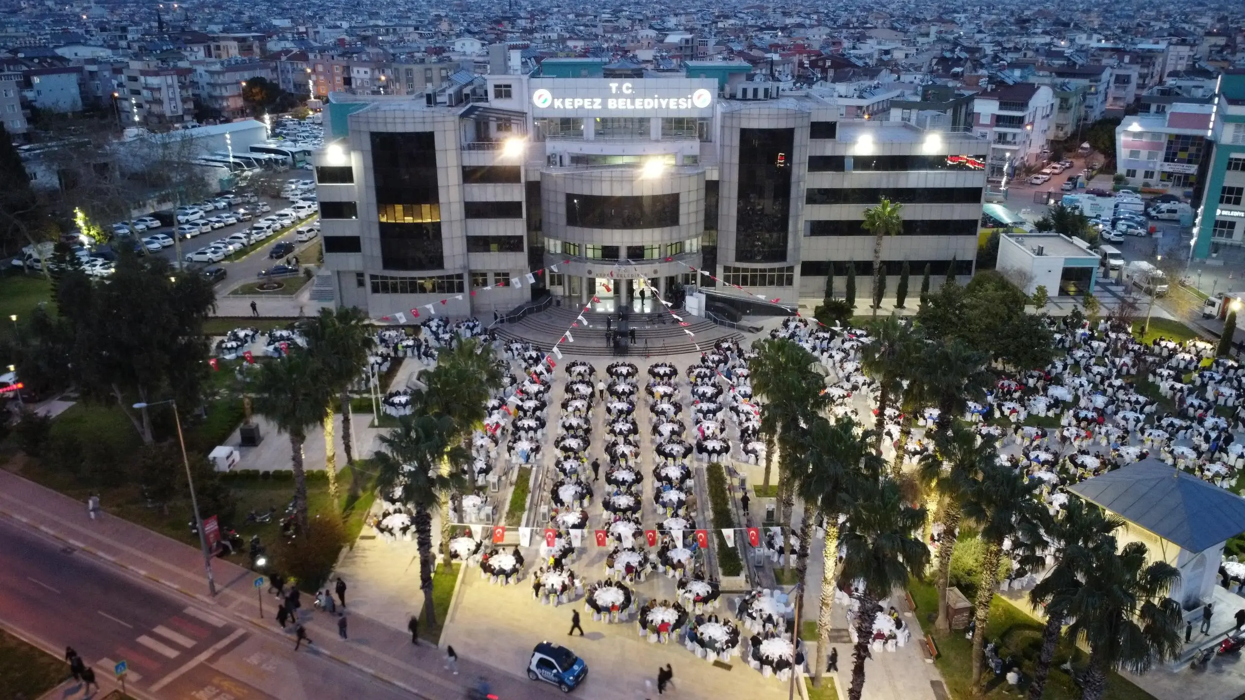 Tütüncü’den Kepez Belediyesi çalışanlarına veda iftar