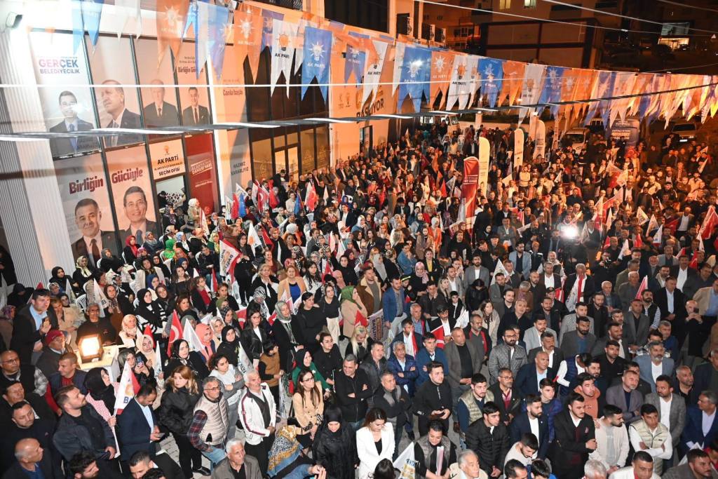 Tütüncü’nün Alanya ziyareti mitinge dönüştü - Mega TV Tutuncunun Alanya secim ofisi ziyareti mitinge donustu 2 - Mega TV