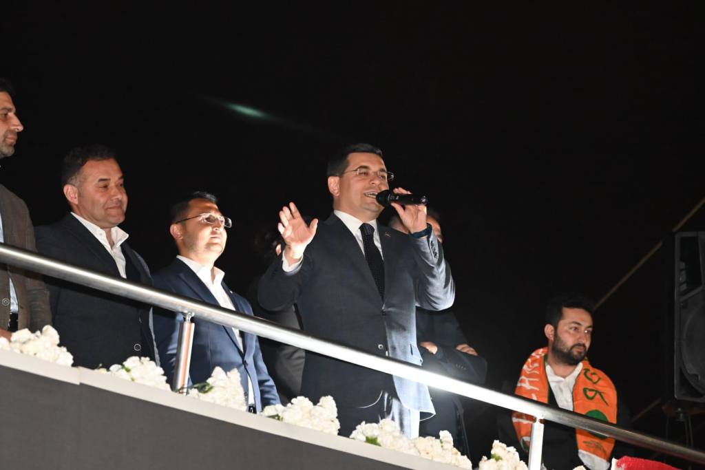 Tütüncü’nün Alanya ziyareti mitinge dönüştü - Mega TV Tutuncunun Alanya secim ofisi ziyareti mitinge donustu 5 - Mega TV
