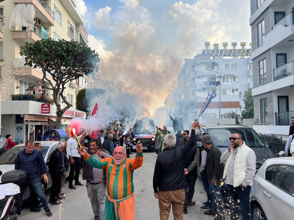 Şahin'in ofis açılışına yoğun ilgi - Mega TV WhatsApp Image 2024 03 03 at 18.35.16 - Mega TV