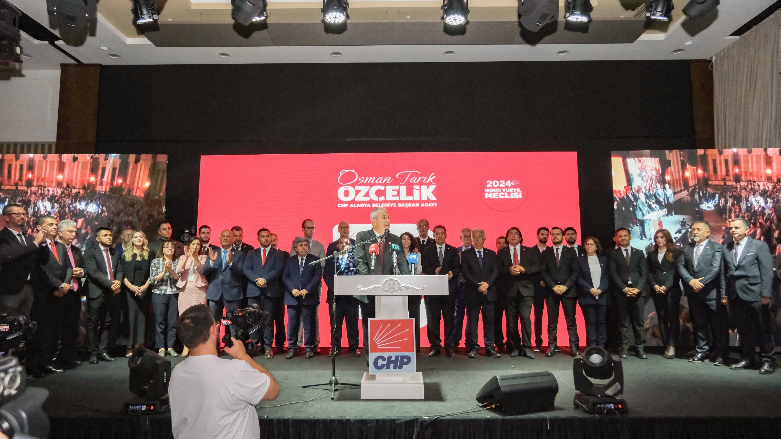 Özçelik projelerini açıkladı