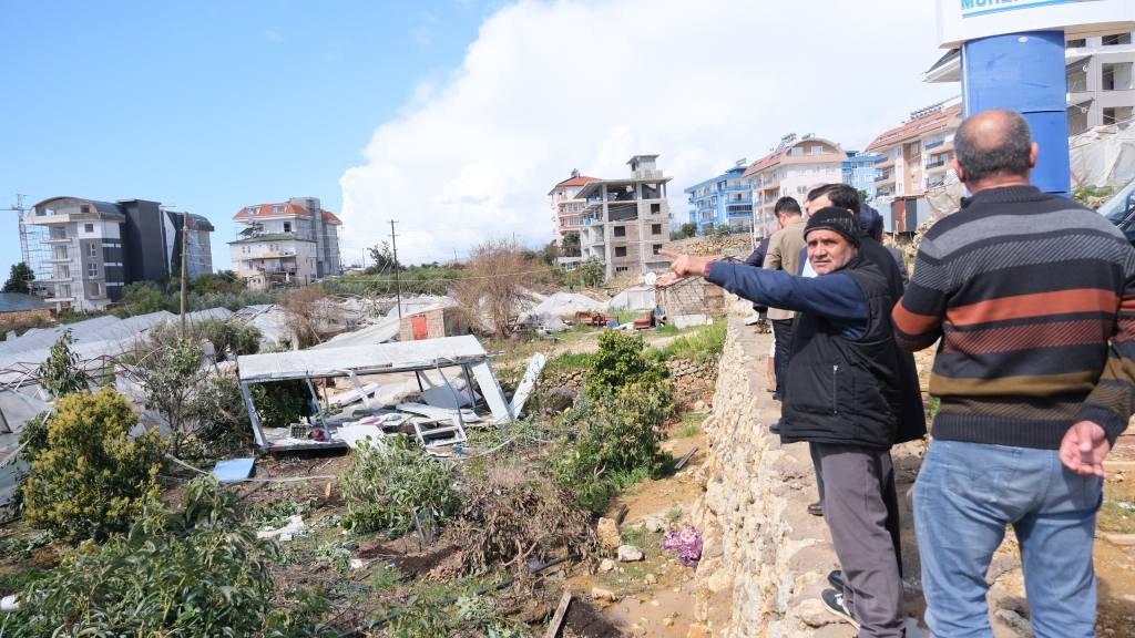 Özçelik Mağdur Üreticileri yalnız bırakmadı - Mega TV WhatsApp Image 2024 03 06 at 19.23.29 1 - Mega TV