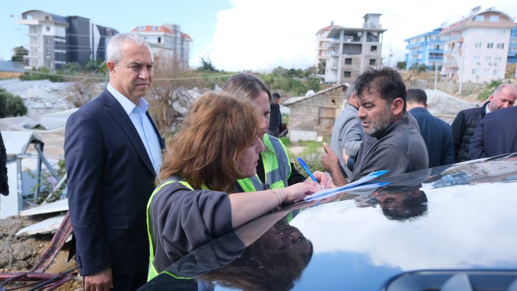Özçelik Mağdur Üreticileri yalnız bırakmadı - Mega TV WhatsApp Image 2024 03 06 at 19.23.29 2 - Mega TV