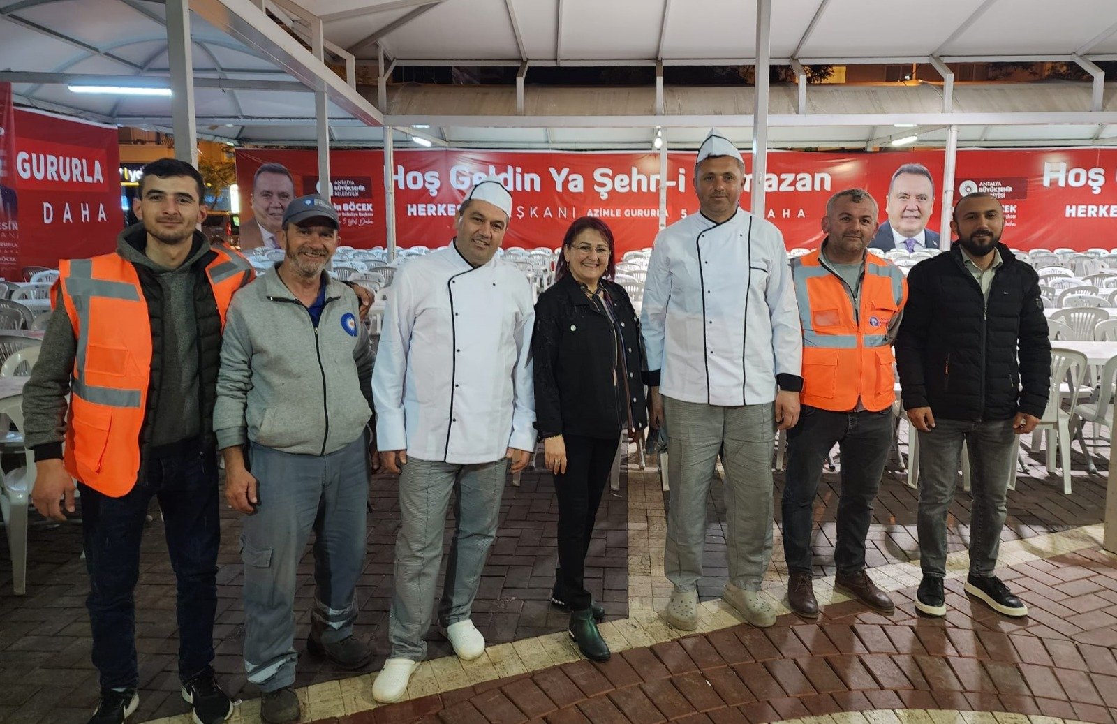 Mobil Aşevi iftarda da vatandaşların yanında