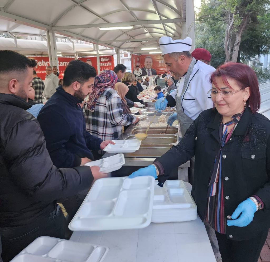 Mobil Aşevi iftarda da vatandaşların yanında - Mega TV WhatsApp Image 2024 03 12 at 11.43.31 - Mega TV