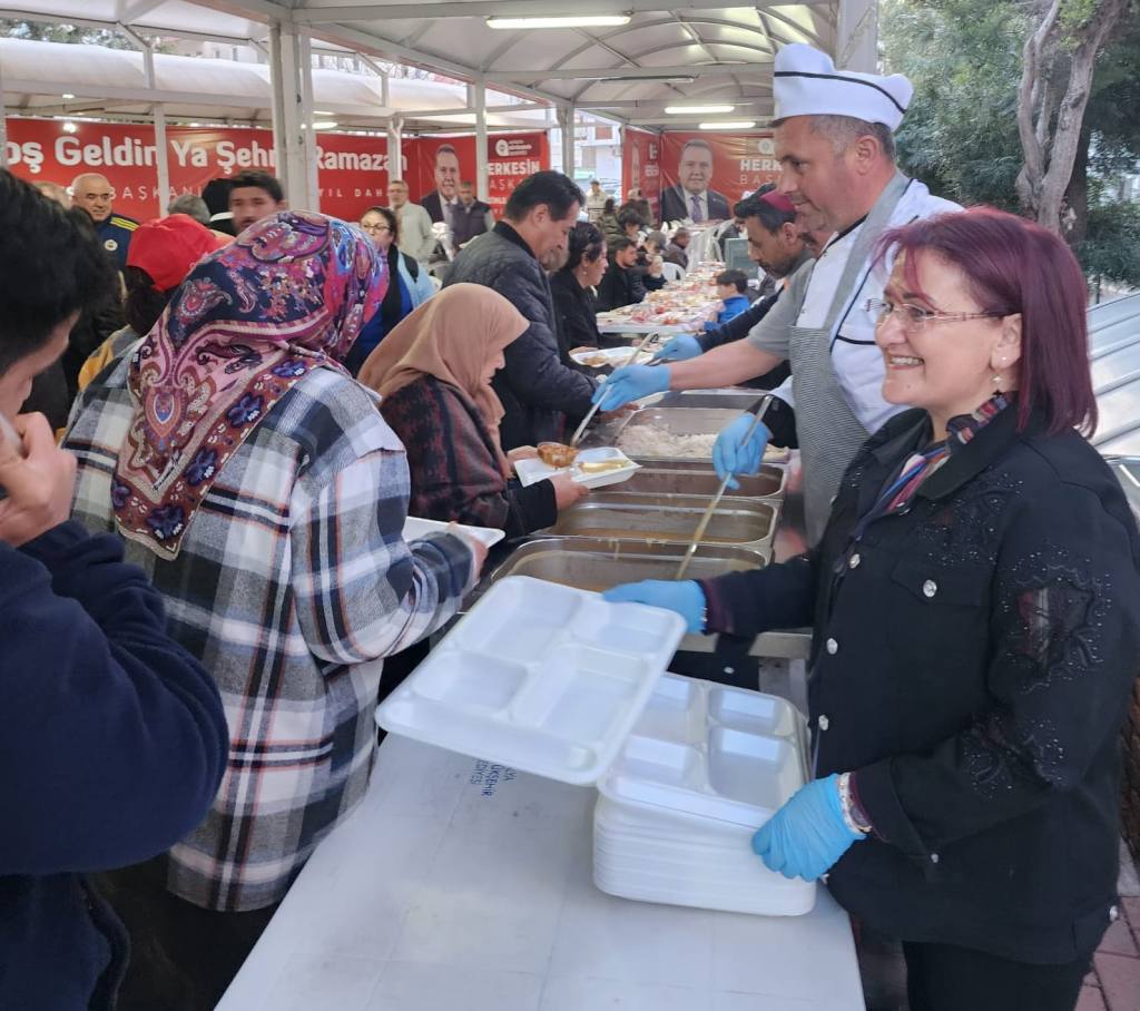 Mobil Aşevi iftarda da vatandaşların yanında - Mega TV WhatsApp Image 2024 03 12 at 11.43.32 - Mega TV