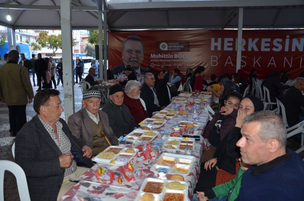 Büyükşehir vatandaşın iftar sofrasına destek oluyor - Mega TV WhatsApp Image 2024 03 14 at 11.56.55 1 - Mega TV