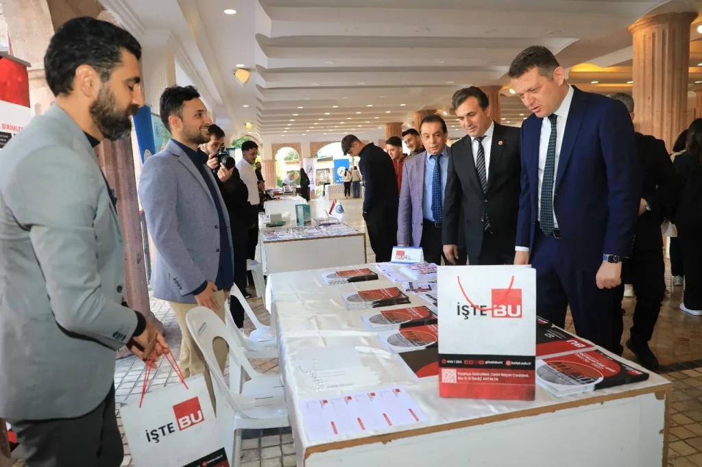 Alanya'da Gençler Üniversite Tanıtım Günlerinde Buluştu - Mega TV WhatsApp Image 2024 03 14 at 15.01.01 - Mega TV