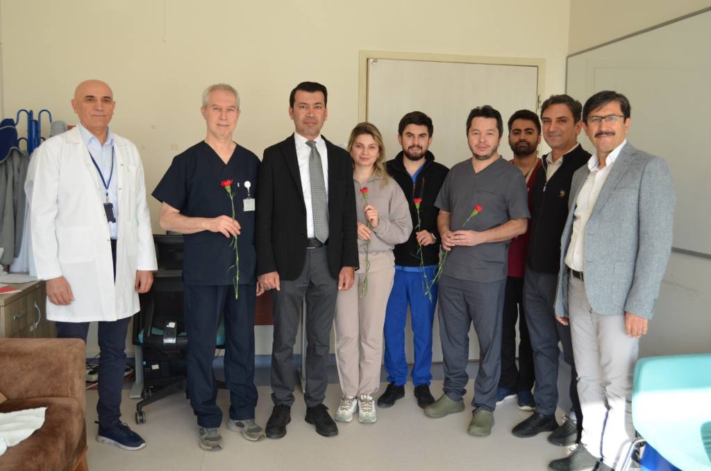 14 Mart Tıp Bayramı'nda hekimler unutulmadı - Mega TV WhatsApp Image 2024 03 14 at 16.07.41 - Mega TV