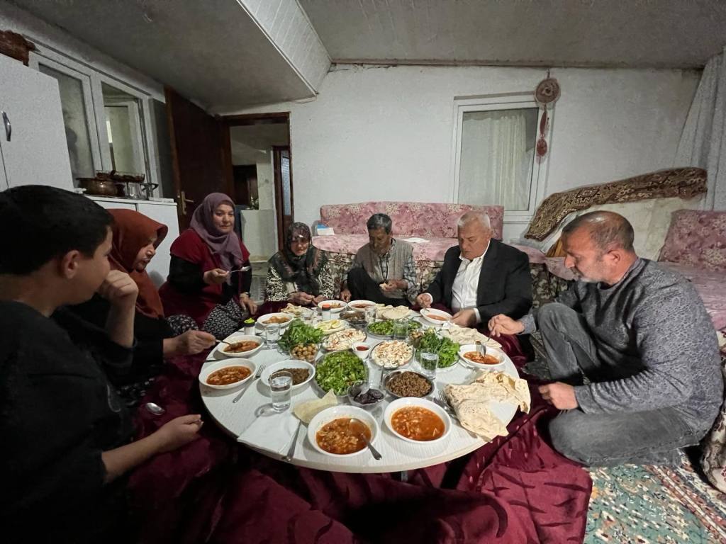 Şahin'i iftarda ağırladılar - Mega TV WhatsApp Image 2024 03 14 at 18.48.23 2 - Mega TV