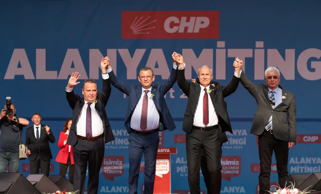 Başkan Böcek Alanya mitinginde konuştu - Mega TV alanya miting 13 - Mega TV