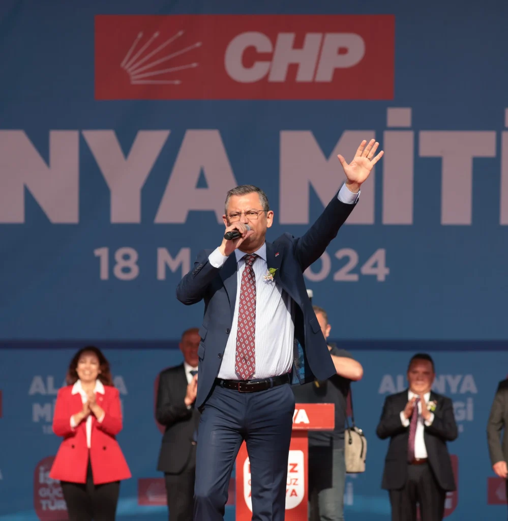 Başkan Böcek Alanya mitinginde konuştu - Mega TV alanya miting 15 - Mega TV