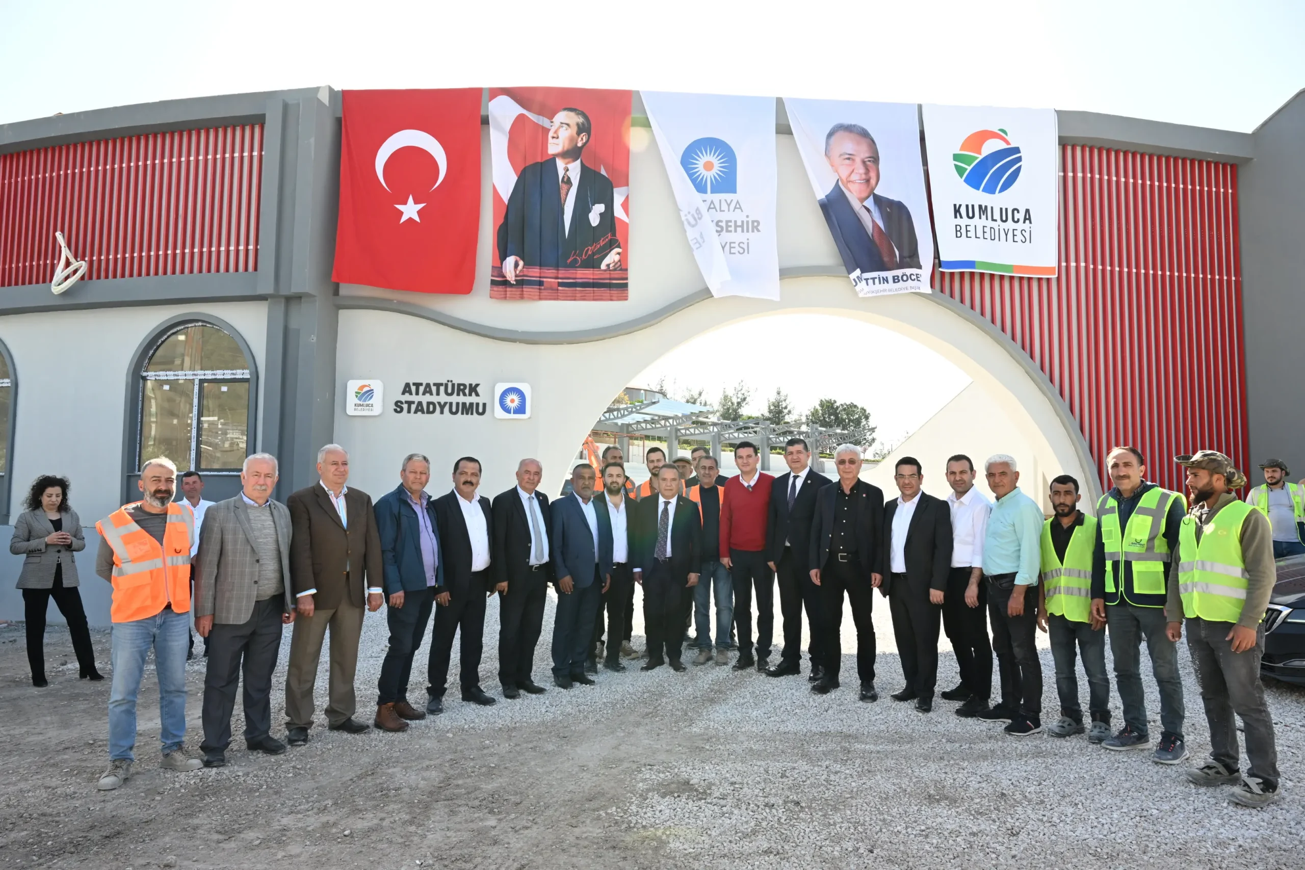 Başkan Böcek Finike’de