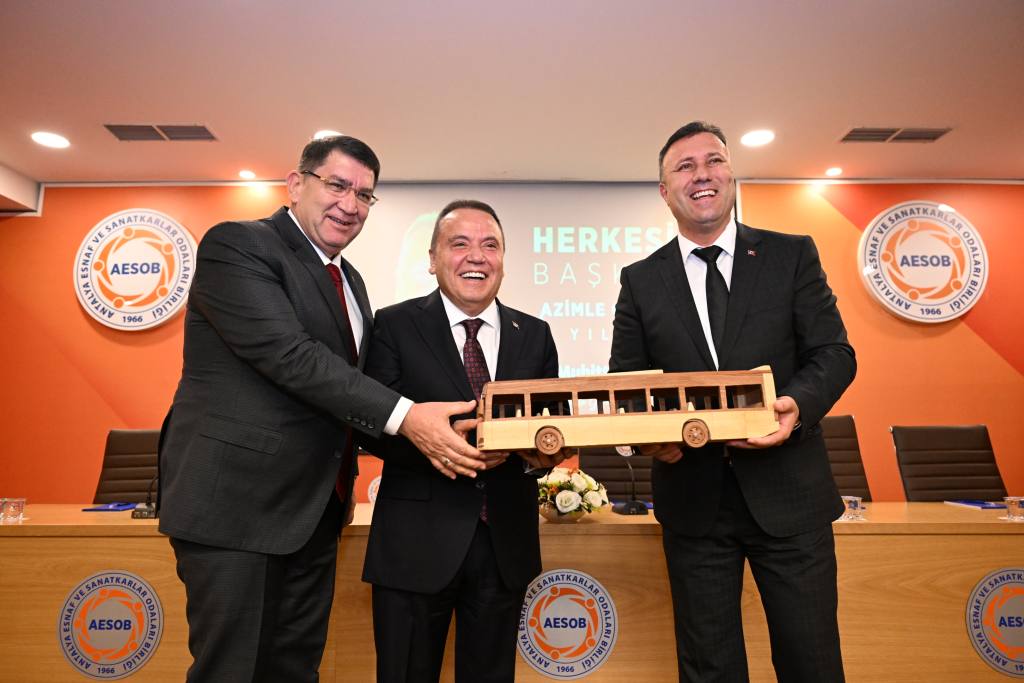 Başkan Böcek: “Antalya’yı metro ile tanıştıracağız” - Mega TV baskan otobusculer odasi 3 - Mega TV