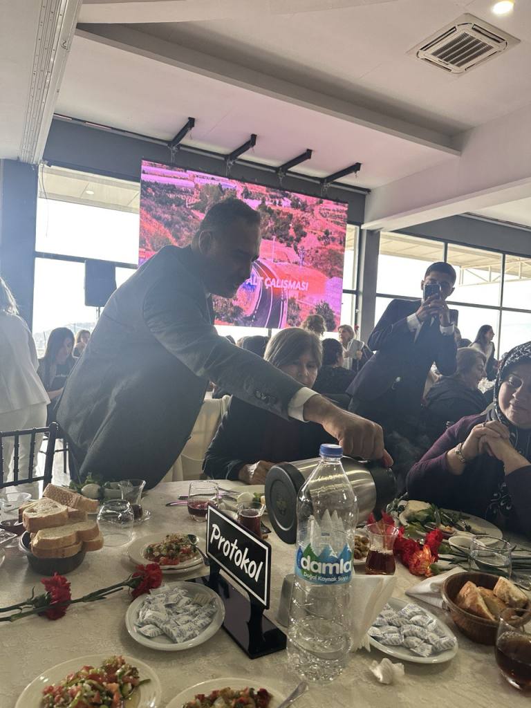 Işık’tan kadınlara jest - Mega TV photo1709924740 2 - Mega TV