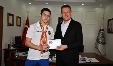 Dünya Şampiyonuna Coşkulu Karşılama