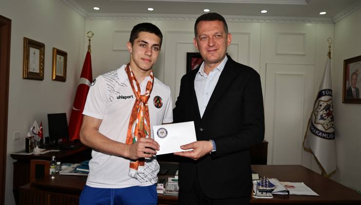 Dünya Şampiyonuna Coşkulu Karşılama