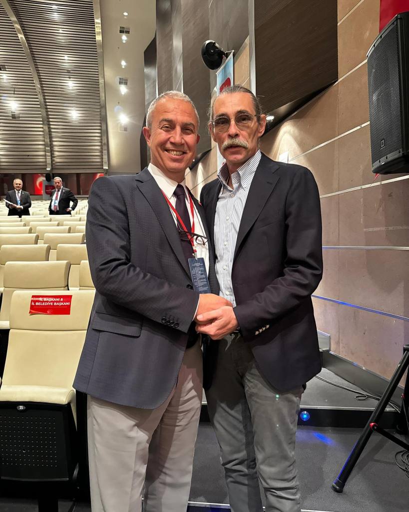 Özçelik ve Beşikçioğlu'ndan Samimi Kare - Mega TV 436611326 17857397037151708 3503130774755761023 n - Mega TV
