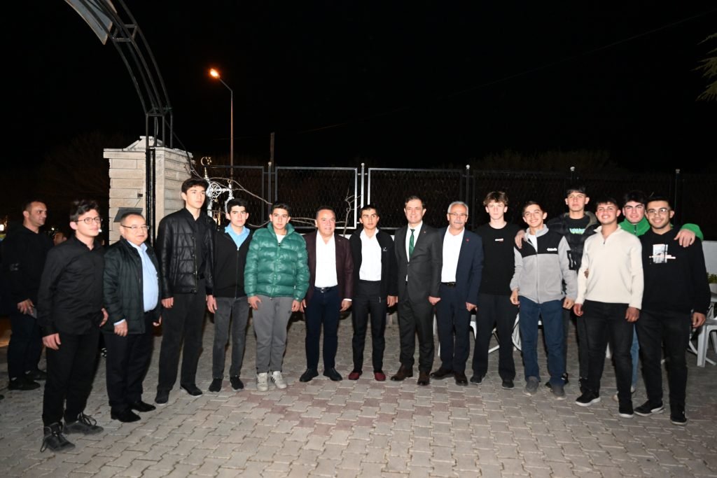 Böcek, Kadir Gecesi’ni Elmalı’da geçirdi - Mega TV BASKAN KADIR GECESI ELMALI 44 - Mega TV