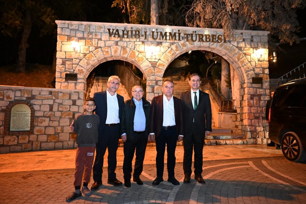 Böcek, Kadir Gecesi’ni Elmalı’da geçirdi - Mega TV BASKAN KADIR GECESI ELMALI 49 - Mega TV