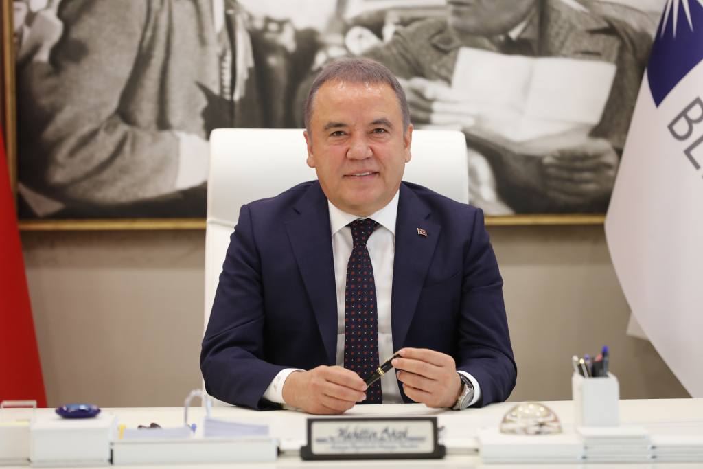 Böcek'ten 23 Nisan Mesajı - Mega TV Baskan 23 Nisan 1 - Mega TV