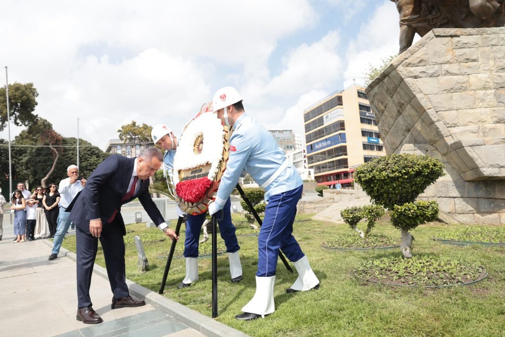 Böcek, mazbatasını aldı - Mega TV Baskan Bocek mazbatasini aldi 14 1 - Mega TV